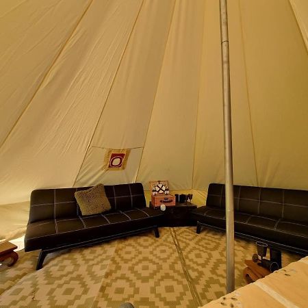 Glamping In Style Bell Tent Hotel Ifield Eksteriør billede