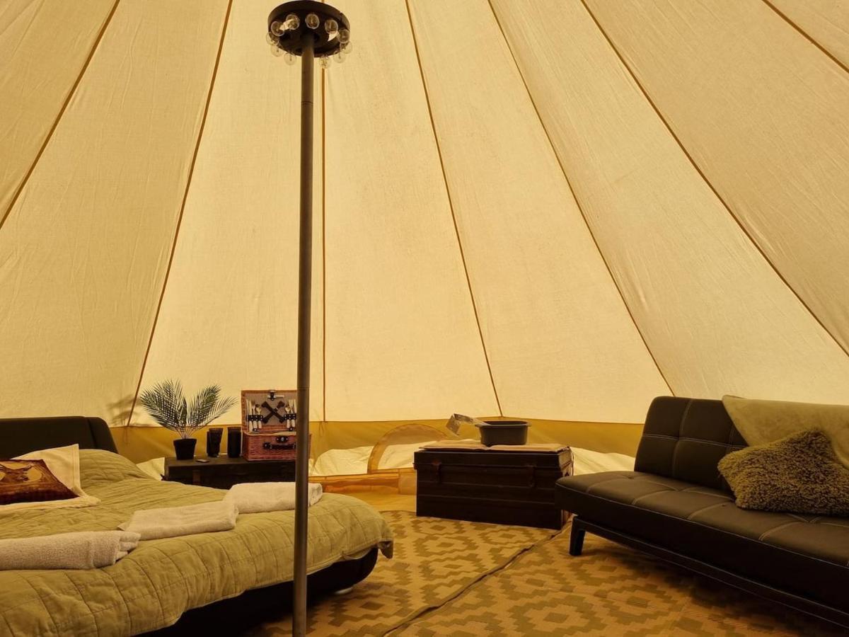 Glamping In Style Bell Tent Hotel Ifield Eksteriør billede