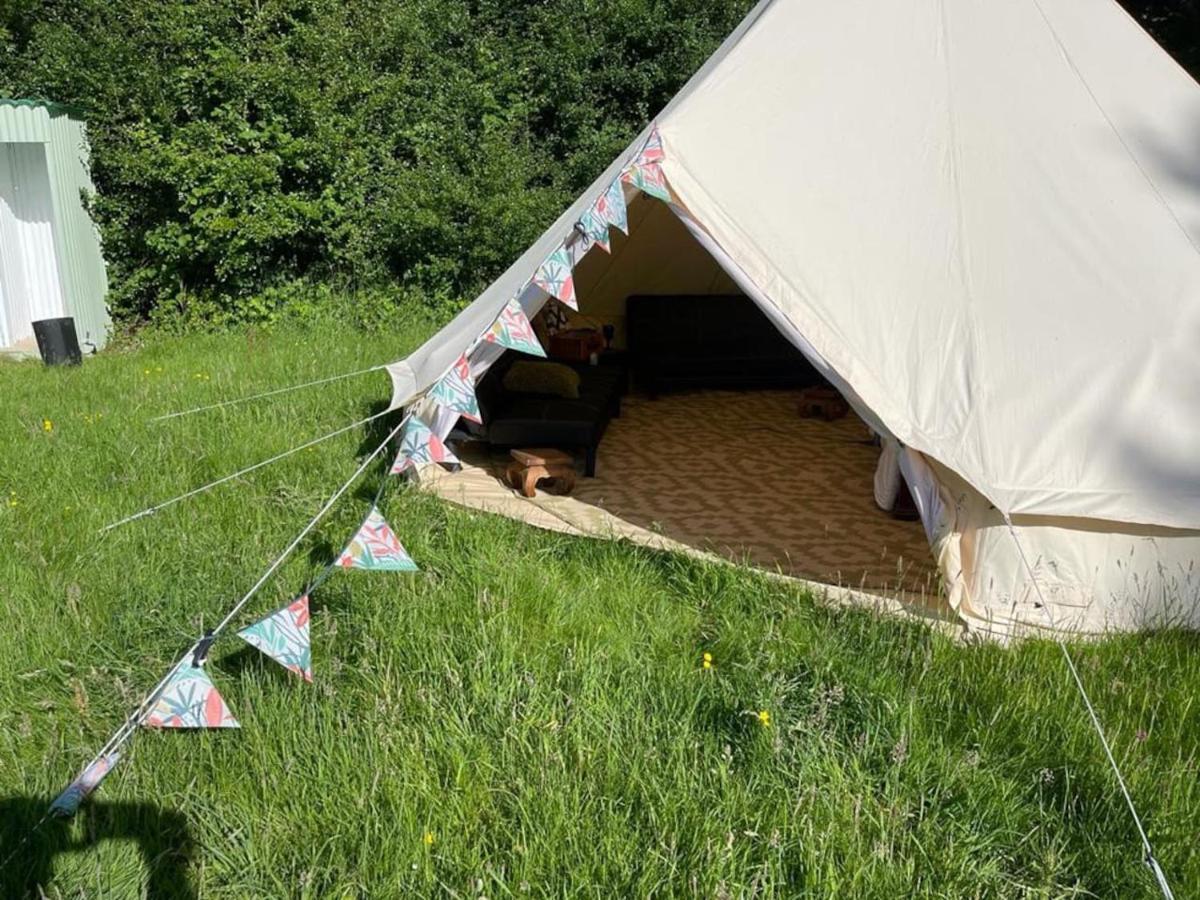 Glamping In Style Bell Tent Hotel Ifield Eksteriør billede